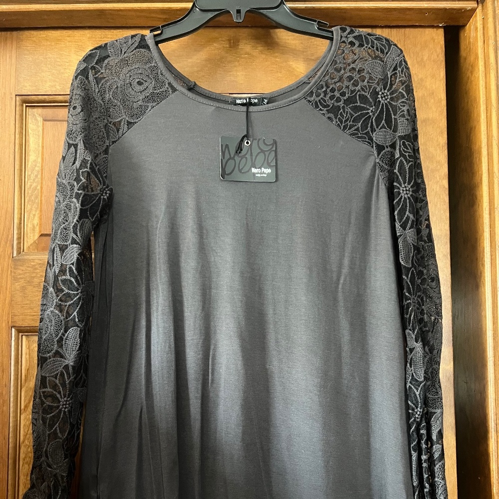 Gray top with lace sleeeves